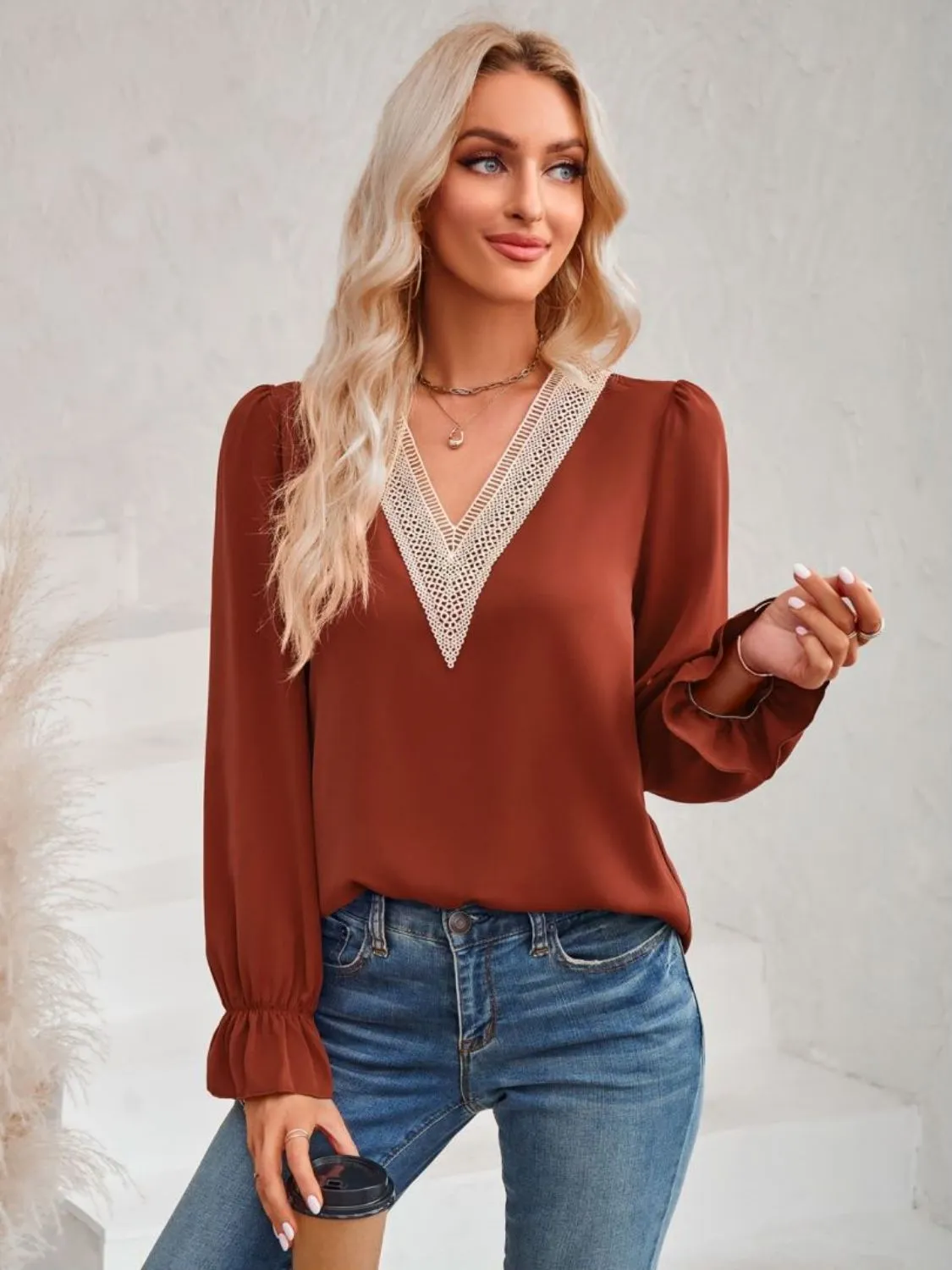 Contrast Trim Flounce Sleeve V-Neck Blouse