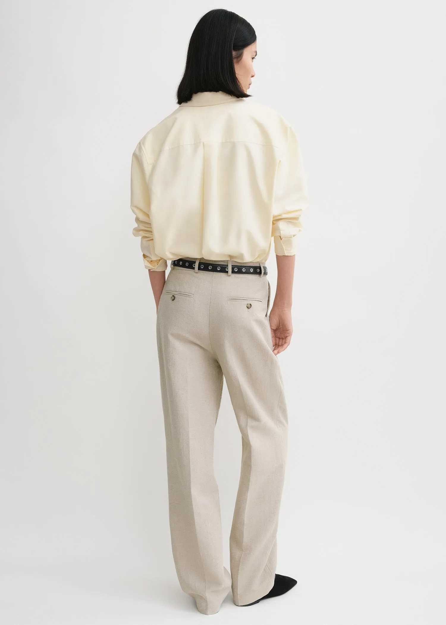 Double-pleated tailored trousers sand