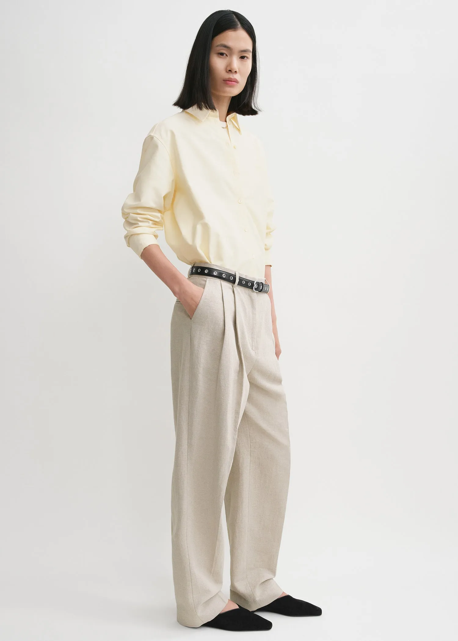 Double-pleated tailored trousers sand