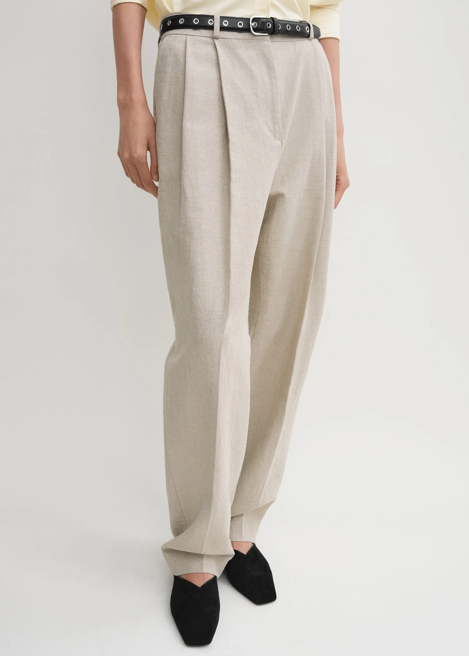 Double-pleated tailored trousers sand