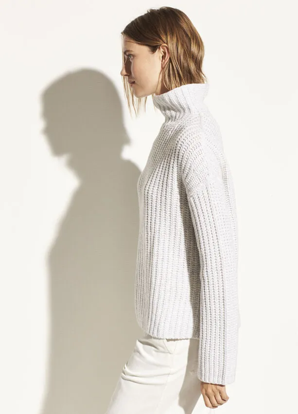 Vince - Lofty Rib Turtleneck in Light Grey