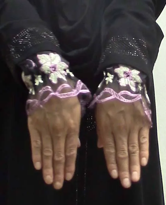 Wholesale Arm Sleeves Covers with Floral Embroidery